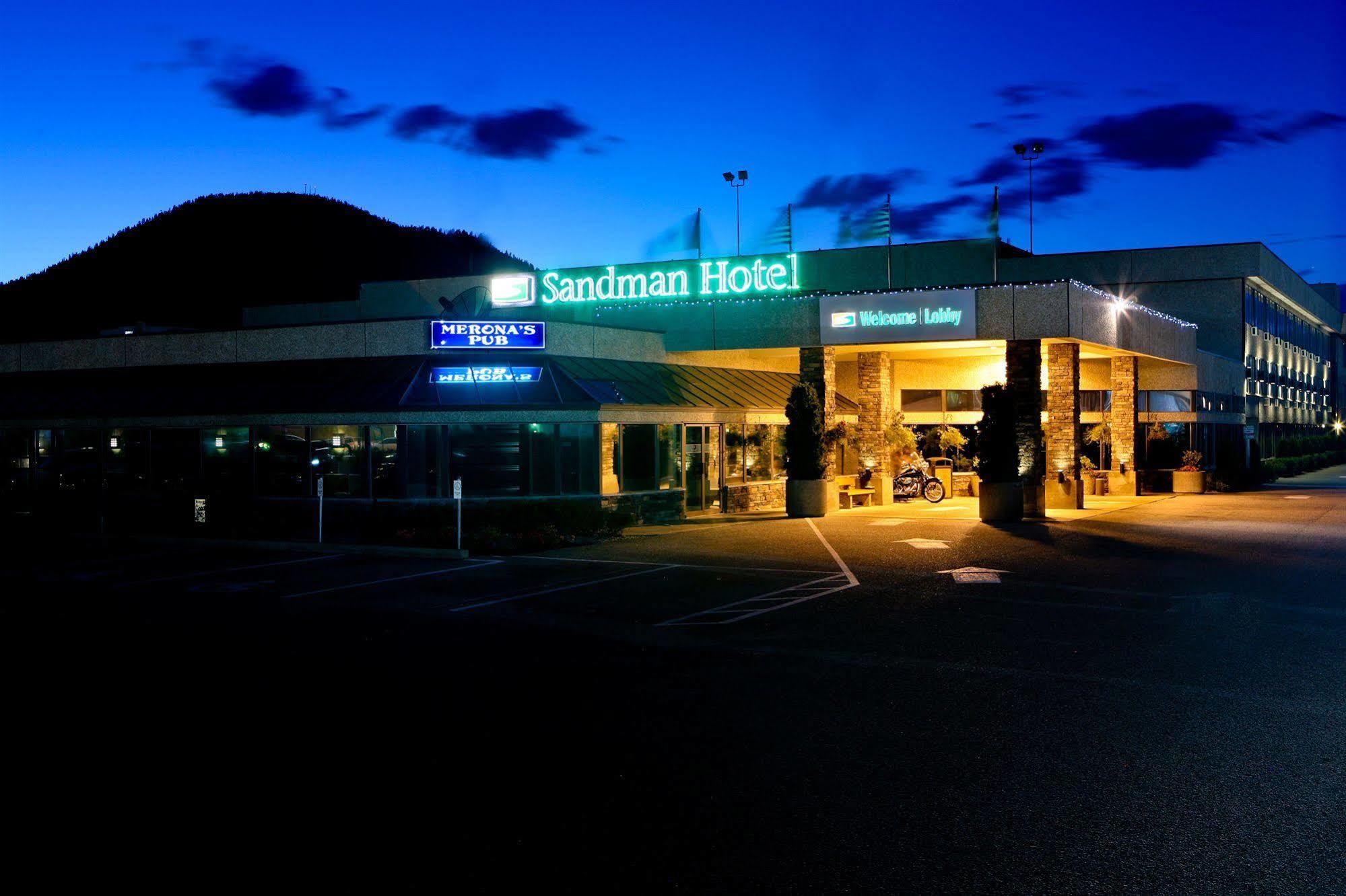Sandman Hotel Penticton Bagian luar foto